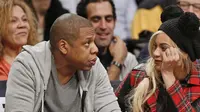 Beyonce dan Jay Z memilih bungkam dan sama sekali tak mau membocorkan informasi tentang kondisi Kanye West pada orang-orang yang bertanya.