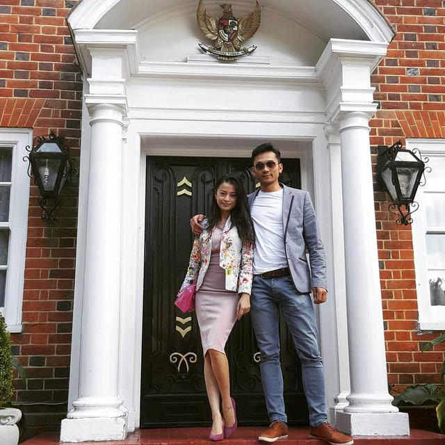 7 Potret Angie Virgin dan Suami yang Polisi Inggris,  Dapat Label Pahlawan dari Parlemen