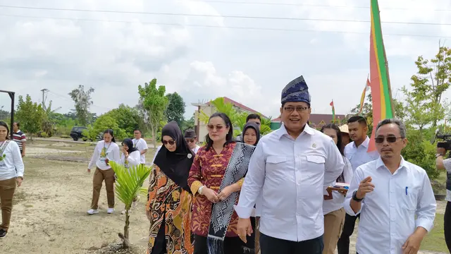 Wakil Menteri Transmigrasi (Wamentrans) Viva Yoga Mauladi di Balai Pengembangan Pemukiman Masyarakat Transmigrasi (BPPMT) di Pekanbaru, Riau.