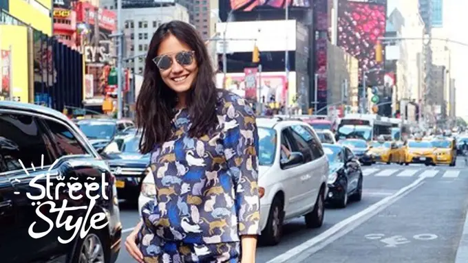 Street Style: Pevita Pearch dalam Balutan Busana Feminin yang Menawan