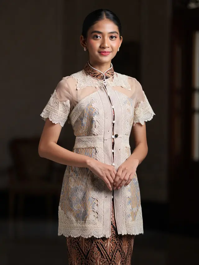 Dress Batik Kerah Shanghai Modern untuk Acara Resmi