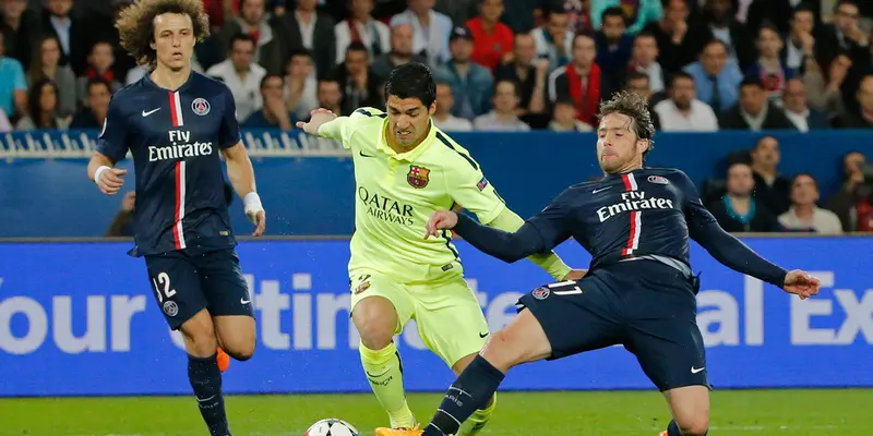 Suarez Dua Gol, Barcelona Permalukan PSG 