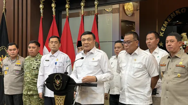 Menko Polkam Sebut Kebakaran Bromo Tinggal 1-2 Titik Api