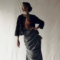 Sosok desainer Elsa Peretti diadopsi dalam koleksi Spring/Summer 2022 Nila Baharuddin. (dok/NilaBaharuddin).