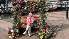Momen seru liburan Nina Zatulini di London, Inggris diunggahnya lewat laman Instagram pribadinya. Selain menonton konser, artis 30 tahun ini juga mengunjungi beberapa objek wisata populer di sana. Seperti potretnya saat mengunjungi ikon terkenal di Inggris yakni London Bridge. (Liputan6.com/IG/@ninazatulini22)