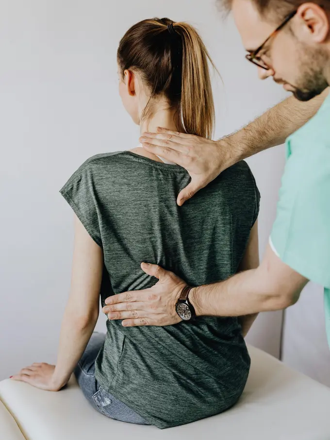 Membengkokkan Tulang Belakang