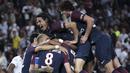 Selebrasi Gol para pemain PSG saat melawan Saint Etienne pada lanjutan Ligue 1 Prancis di Parc des Princes stadium, Paris, (25/8/2017). PSG menang 3-0. (AP/Kamil Zihnioglu)