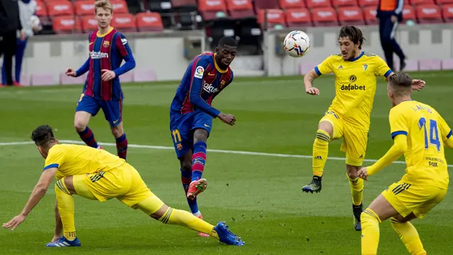 FOTO: Kebobolan Penalti di Menit Akhir, Barcelona Diimbangi Cadiz