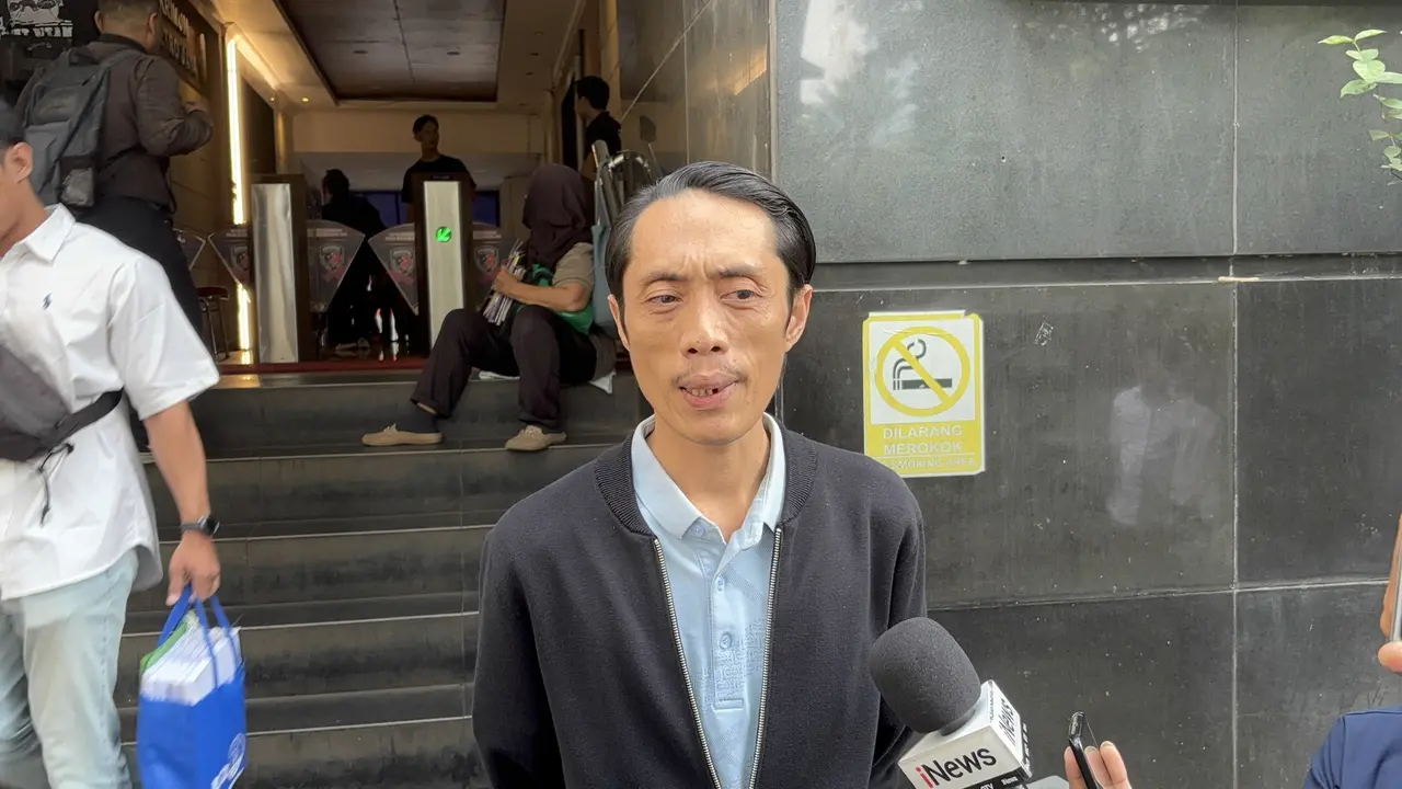 Kader Partai Solidaritas Indonesia (PSI), Dian Sandi Utama, di Polda Metro Jaya, Rabu (28/5/2025) (Liputan6.com/Ady Anugrahadi)