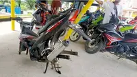 Kondisi sepeda motor milik Ahmad usai digasak maling Fto:gopos.id (Arfandi Ibrahim/Liputan6.com)