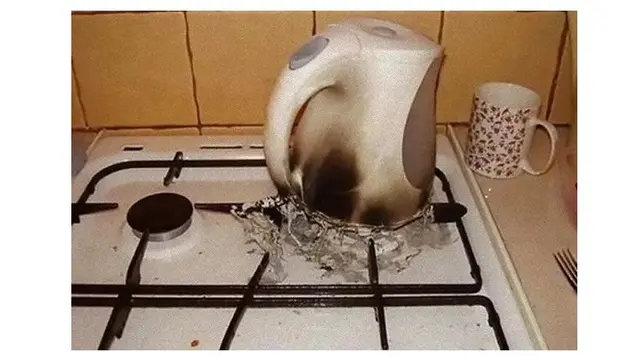 6 Potret Barang hingga Makanan Hangus Ini Bikin Kesal, Dapur Bak Kapal Pecah