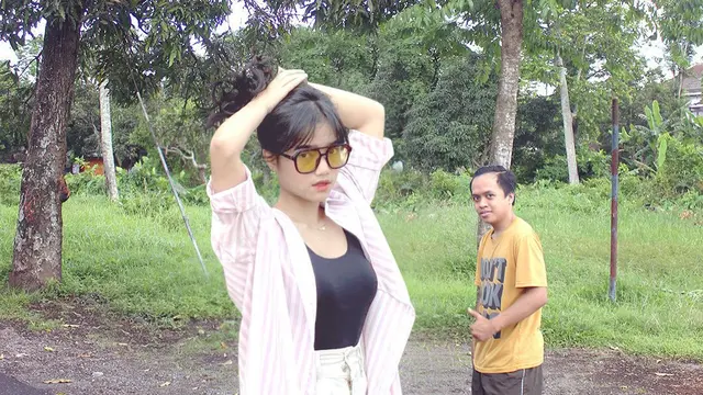 6 Editan Foto Pria Temani Seleb Jalan-Jalan Pagi Ini Halu Banget