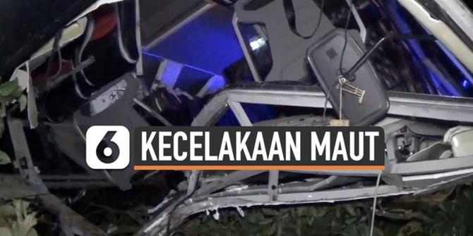 VIDEO: Parah, Penampakan Bus Ringsek Setelah Jatuh ke Jurang di Sumedang