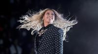 Beyonce ternyata mengalami kejadian tak menyenangkan saat menggelar konser. ( Andrew Harmik/AP Photo)