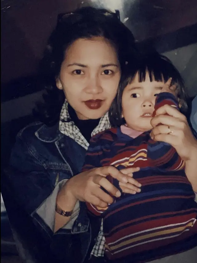 Ulang Tahun ke-23 Ini 7 Potret Masa Kecil Nadya Arina yang Menggemaskan