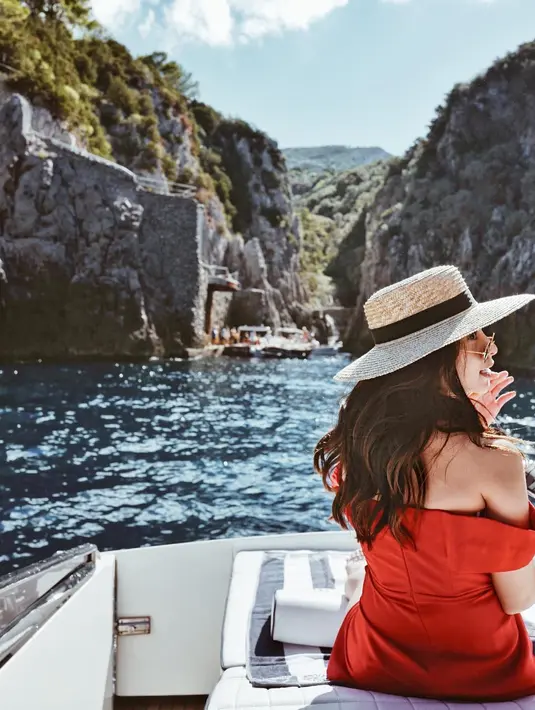 Bahkan, ia pernah merasakan sakitnya saat ditolak lantaran giginya dianggap jelek. Sebagai piguran hingga beberapa kali dibohongi oleh agensi. (Instagram/nikitawillyofficial94)