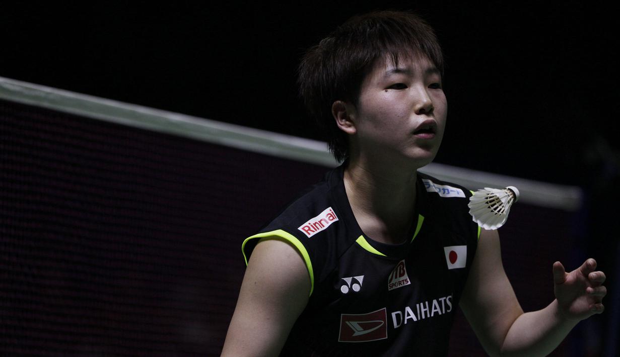 Tunggal putri Jepang, Akane Yamaguchi, berhasil mengalahkan Pusarla Sindhu pada Indonesia Open 2019 di Istora Senayan, Minggu (21/7). Akane menang 21-16 dan 21-18 dari Pusarla. (Bola.com/Vitalis Yogi Trisna)