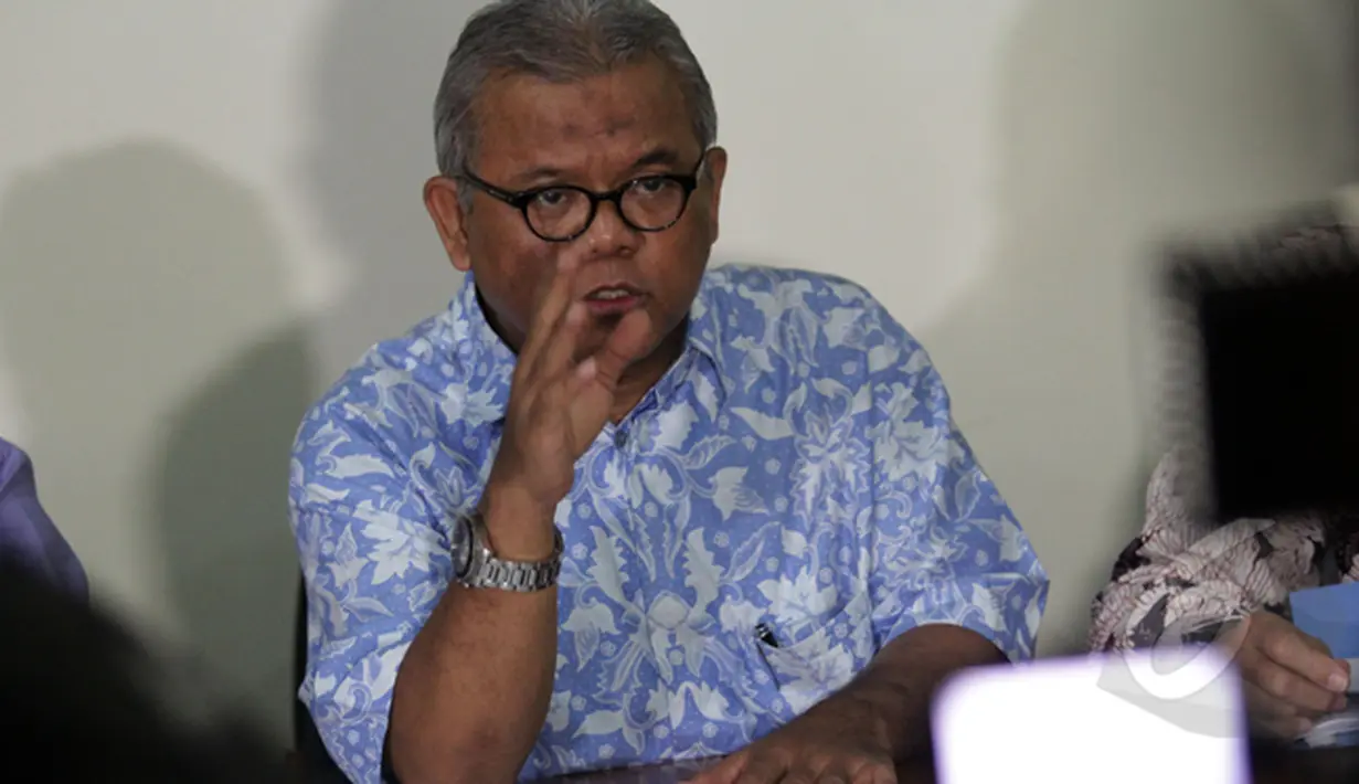 Iskandar Sonhaji saat memberikan keterangan pers terkait kasus Bambang Widjojanto, Gedung YLBHI, Jakarta, Jumat (13/2/2015). (Liputan6.com/Faizal Fanani)