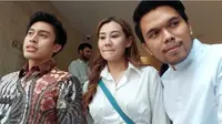 Aaliyah Massaid dan suaminya, Thariq Halilintar, telah selesai menjalani pemeriksaan terkait laporannya terhadap akun media sosial yang menyebarkan info 'hamil di luar nikah', Jumat (30/8/2024). (Merdeka.com/Rahmat Baihaqi)