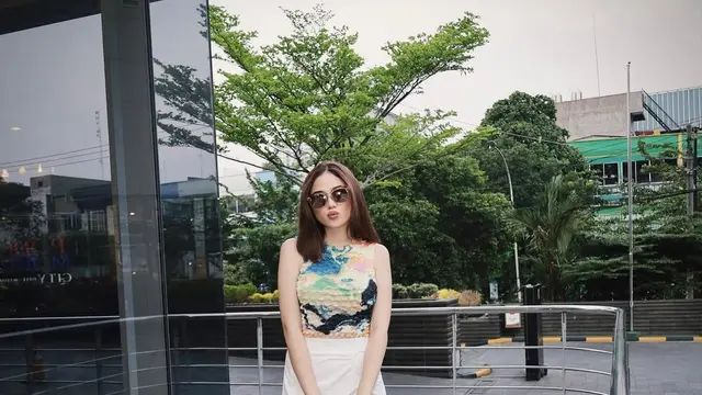 Potret Outfit Syifa Hadju dengan Gaya Casual di Berbagai Momen Santai, Cantik dan Stylish