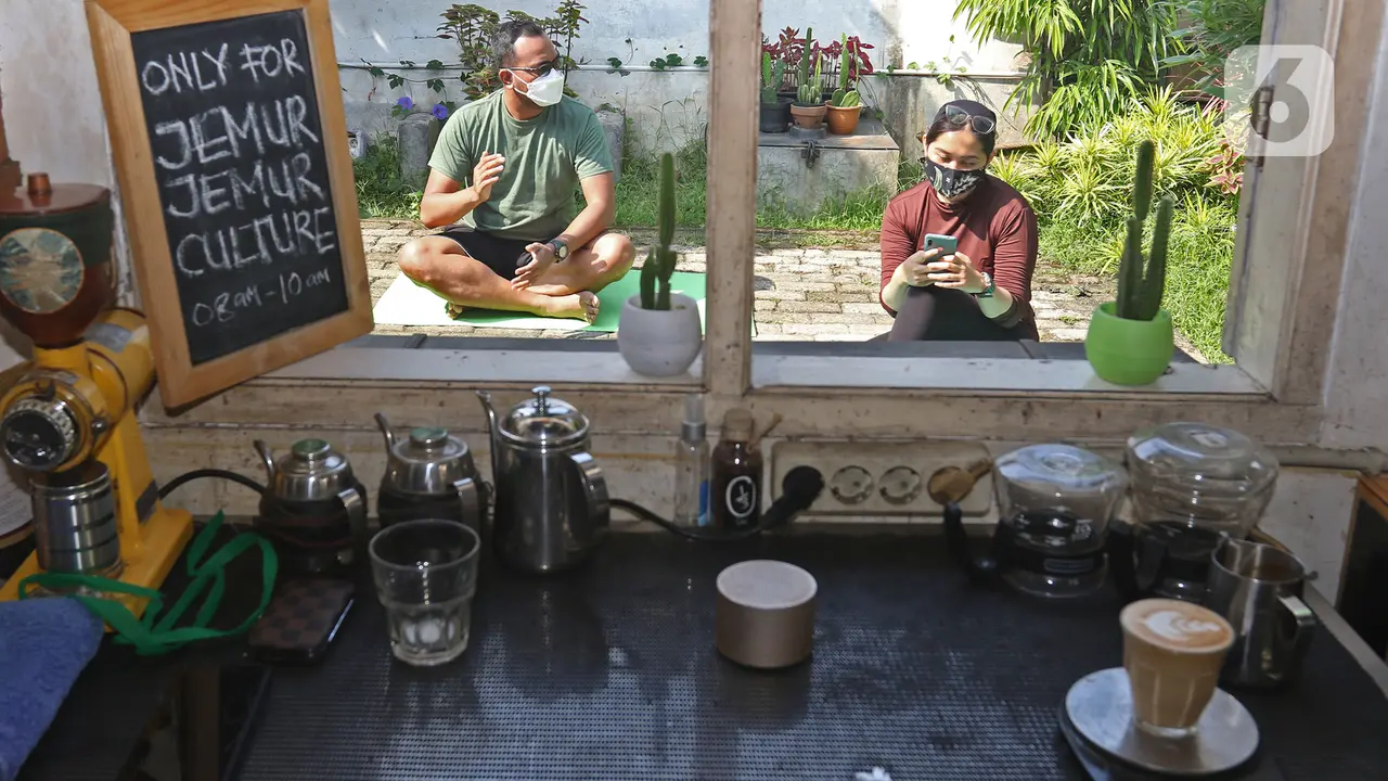 Ngopi Sambil Berjemur