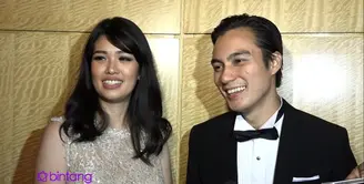 Baim Wong tertangkap menggandeng Pica Priscilla di acara pernikahan Glenn-Chelsea. Dipertanyakan hubungan antara mereka berdua, Baim Wong ungkap hanya sebatas teman.