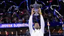 Djokovic pun berhak atas gelar US Open 2023 yang merupakan gelar keempatnya di turnamen ini atau yang pertama sejak 2018. Ini juga jadi gelar Grand Slam ke-24 Djokovic yang menyamai rekor Margaret Court. Artinya, Djokovic cuma butuh satu lagi tahun depan untuk jadi petenis dengan gelar Grand Slam terbanyak sepanjang sejarah. (AP Photo/Manu Fernandez)