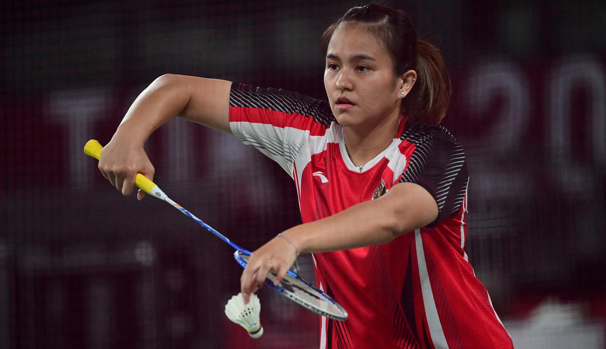 Memasuki gim kedua, Praveen Jordan/Melati Daeva Oktavianti tampil lebih tenang dan tidak terburu-buru. Kesalahan yang banyak dilakukan Melati di gim pertama mulai dikikis hingga berhasil unggul 21-17. (Foto: AFP/Pedro Pardo)