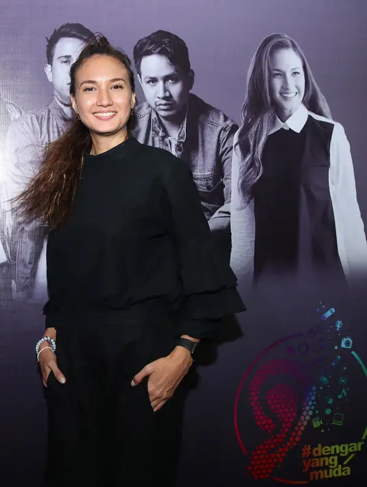 "Memulai langkah pertama pasti susah. Sama kayak bayi, langkah pertama pasti jatuh-jatuh dulu. Selama tujuannya positif, kanapa tidak dilakukan?," ujar Nadine Chandrawinata.(Bambang E. Ros/Bintang.com) 