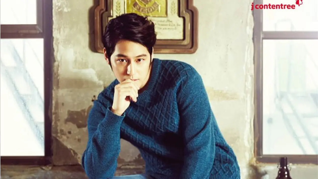 Kim Bum menunjukkan perhatiannya untuk penggemar dengan menghadiri pesta pernikahannya. (foto: AllKpop)
