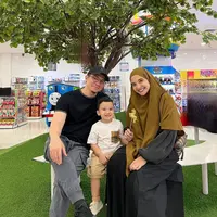 Sekitar awal September lalu, Irwansyah mengalami kecelakaan jatuh dari kuda hingga patah tulang. Berikut kondisi terbaru suami Zaskia Sungkar itu.  [Instagram/irwansyah_15]