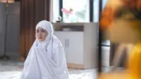 6 Pengakuan Asma Nadia Setelah Cinta di Ujung Sajadah Jadi Sinetron, Ingin Terbang Saat Eza Gionino Gabung