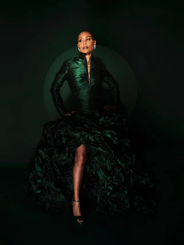 Jada Pinkett Smith Idap Autoimun yang Kerontokan Rambut Akut, Jadi Bahan Jokes di Oscars 2022