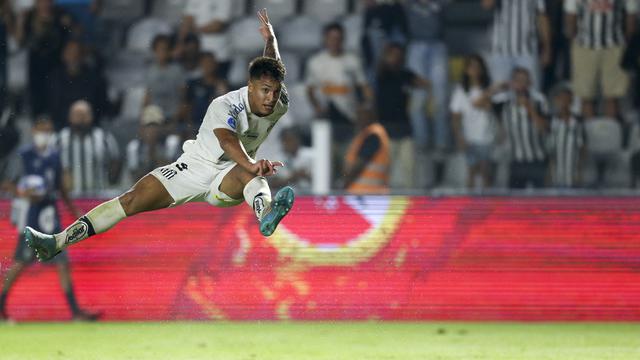 Striker Belia Santos Marcos Leonardo Diperebutkan MU dan Arsenal