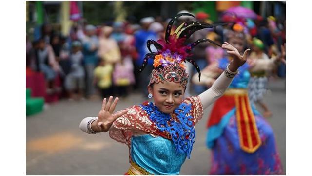 Ratusan Penari Tradisional Tampil di Gebyar Satu Suro Gunung Kawi