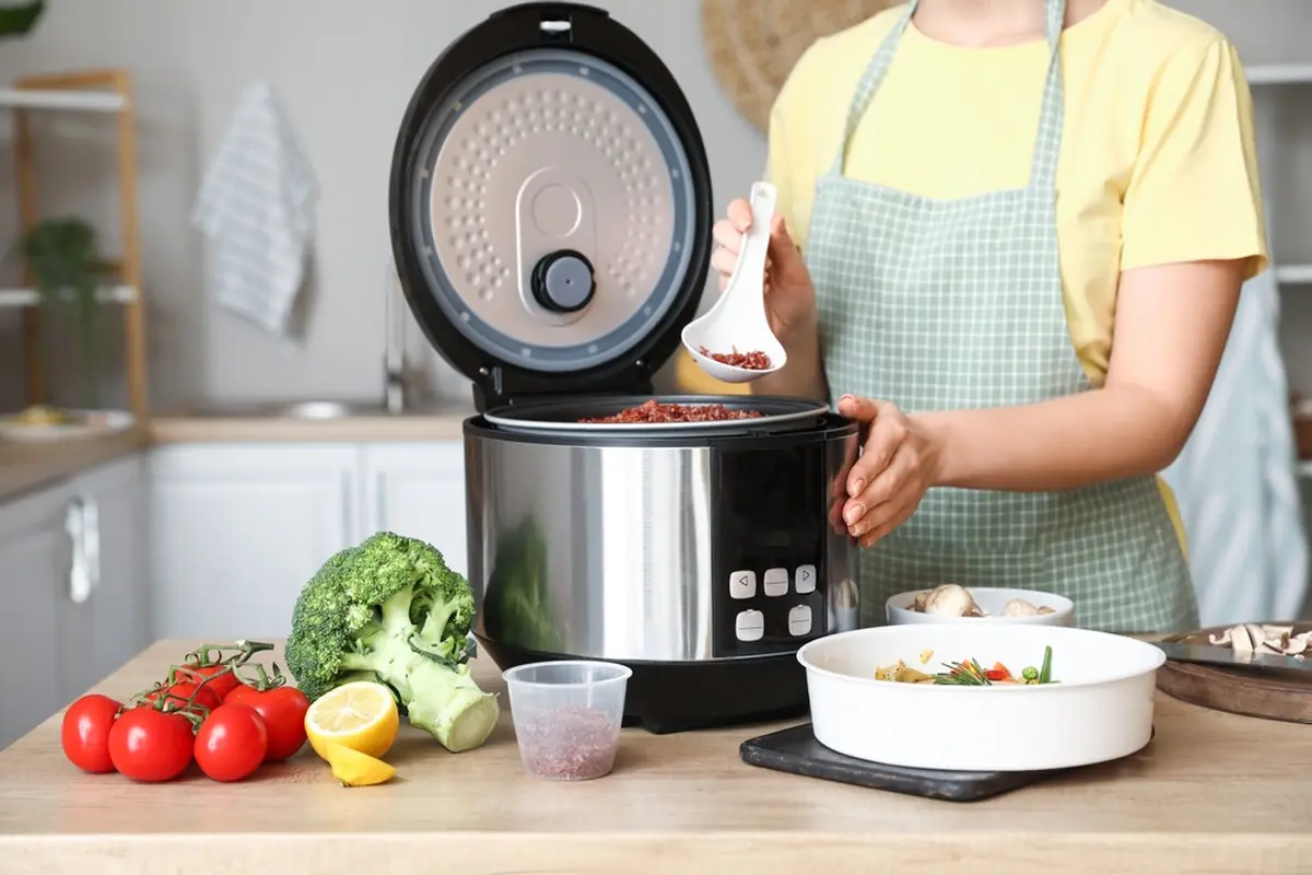 Ilustrasi memasak di rice cooker