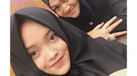 Putri Delina dan Ibunda (Sumber: Instagram/putridelinaa)