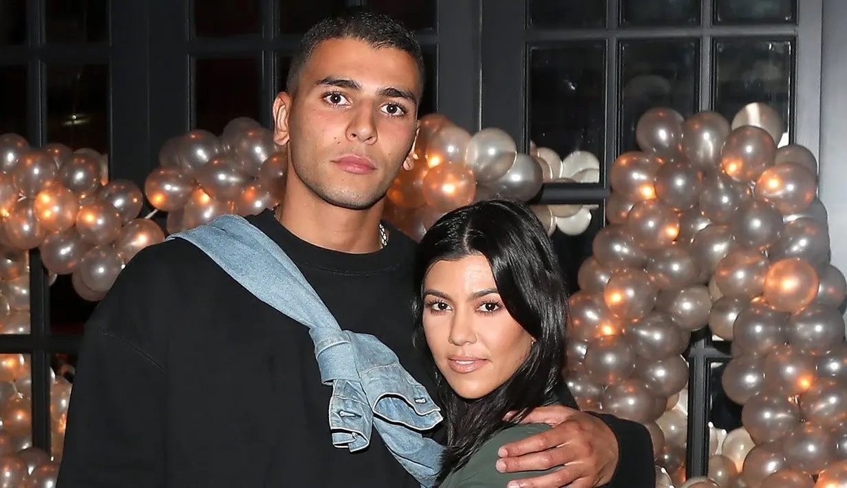 "Kourtney tak ingin berhubungan dengan Younes. Ia bahkan memblock nomernya. Kourt tak ingin bicara ataupun berkirim pesan dengannya," ujar sumber. (Jerritt Clark - E!)
