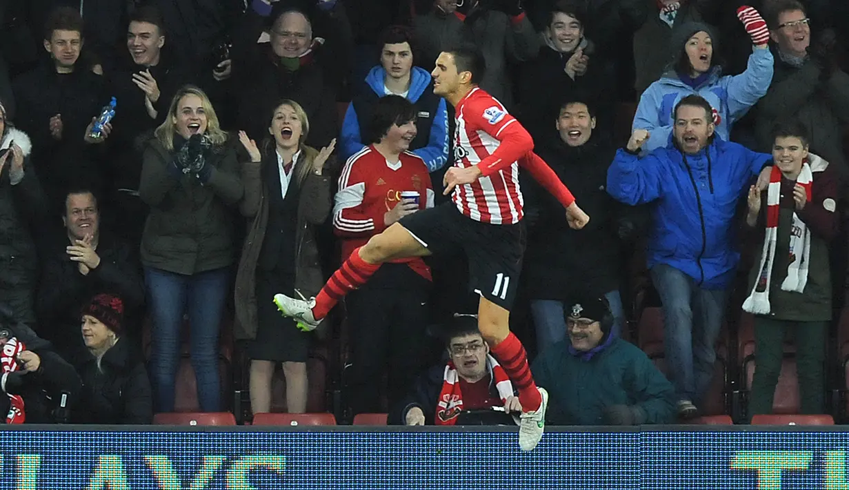 Dusan Tadic. Meskipun tidak sukses bersama Southampton, ia sempat membuat catatan apik dengan memmbuat 4 assist pada 18 Oktober 2014. Dalam laga melawan Sunderland tersebut, Southampton menang dengan skor telak 8-0. (Foto: AFP/Olly Greenwood)