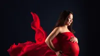 Siapa sangka sesi pemotretan akan membuat Ibu hamil merasa lebih seksi. (Foto: boggiostudios.com)