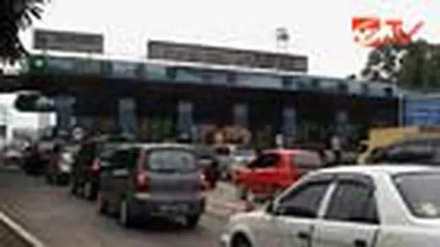 Kendaraan Mulai Padati Tol Cikampek