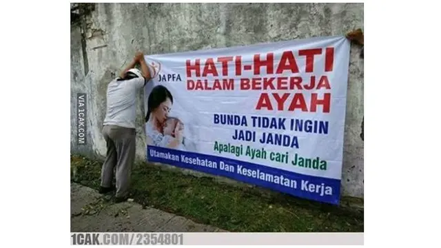 Peringatan Kocak Untuk Karyawan Ini Malah Bikin Ketawa Geli