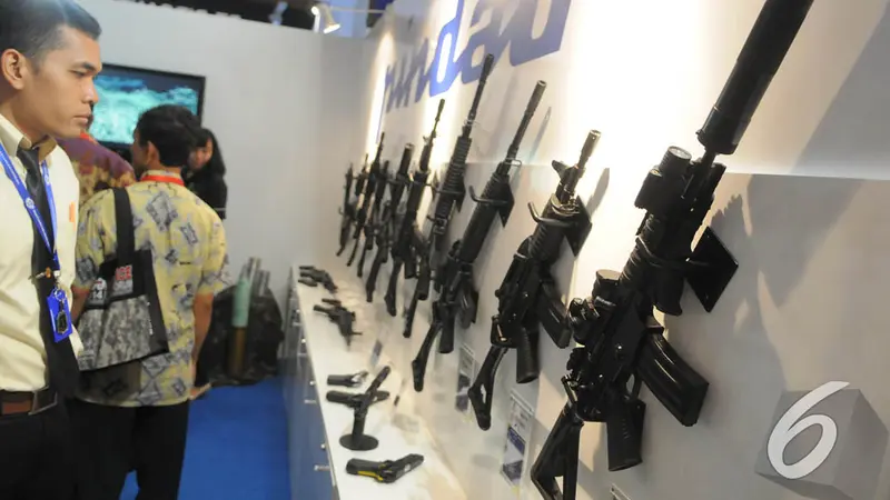 Suasana Pameran Senjata di Indo Defence 2014