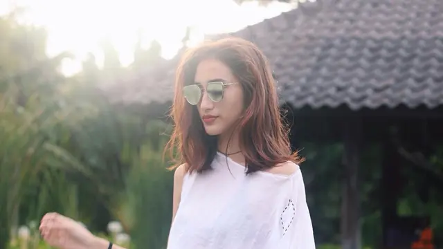Masih Ingat Gadis Kecil di Video Klip Munajat Cinta? Ini 6 Potretnya Saat Remaja
