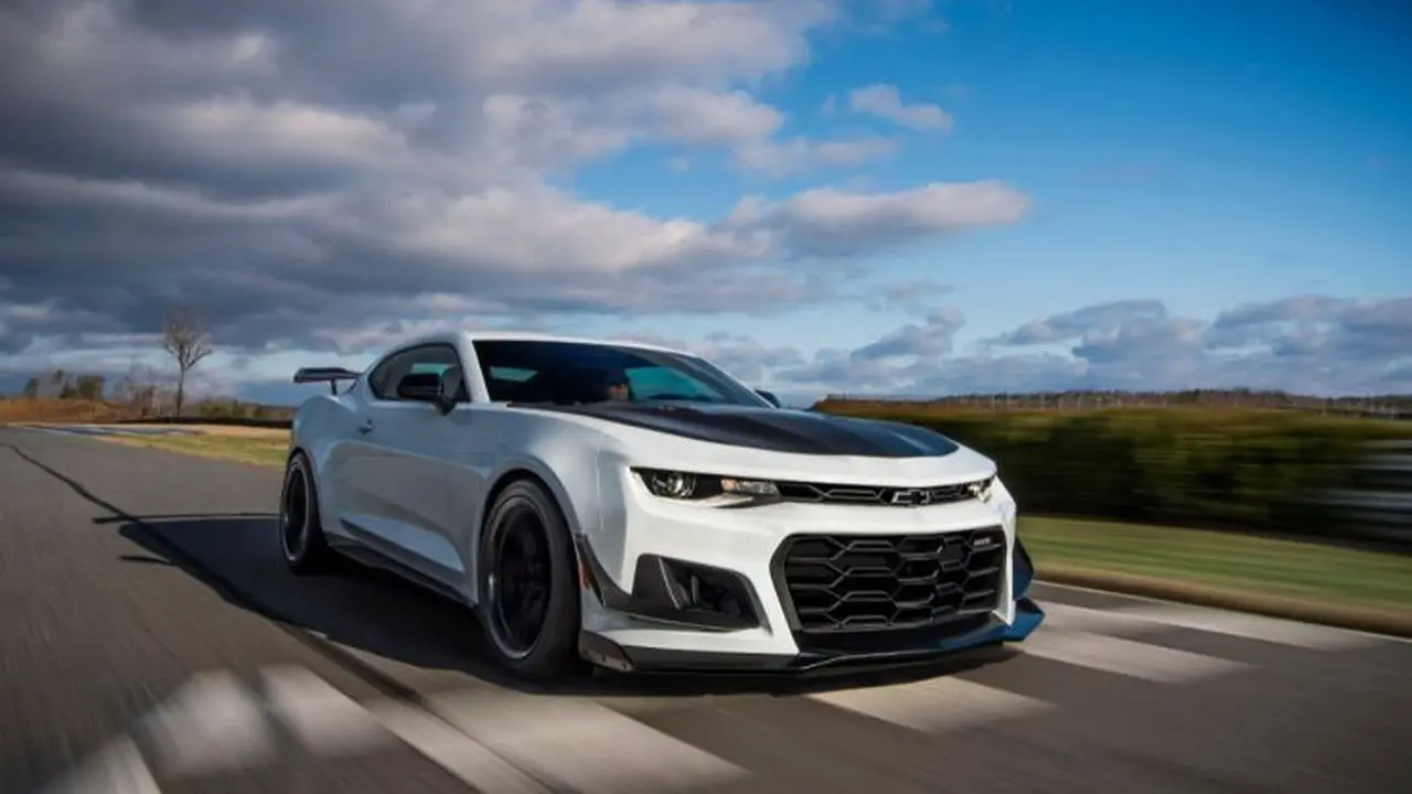 Chevrolet Camaro ZL1 1LE 2019 Pakai Transmisi 10 Percepatan (foto: Chevrolet)