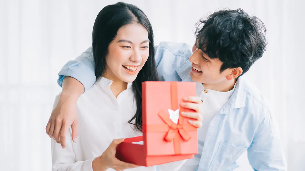 Kado Valentine Paling Manis dan Tak Lekang oleh Waktu, Pilih Tabungan Emas di BRImo!