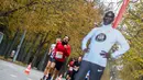 Para pelari berkompetisi dalam Vienna City Marathon (VCM) Tribute to Eliud - Vienna Race di Wina, Austria (12/10/2020). VCM menggelar sebuah acara tahun ini untuk merayakan hari jadinya yang pertama. (Xinhua/Guo Chen)