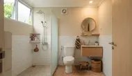 6 Inspirasi Desain Kamar Mandi Kecil agar Tidak Lembap dan Dinding Tidak Mudah Berlumut