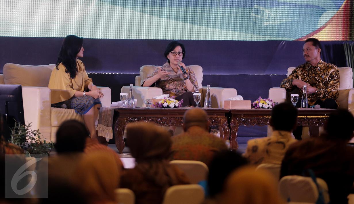 Menkeu Sri Mulyani memaparkan sosialisasi  kenaikan santunan korban kecelakaan di Jakarta, Jumat (12/5). Namun, kenaikan santunan tidak diikuti dengan peningkatan besaran Iuran Wajib (IW) maupun Sumbangan Wajib (SW). (Liputan6.com/Faizal Fanani)