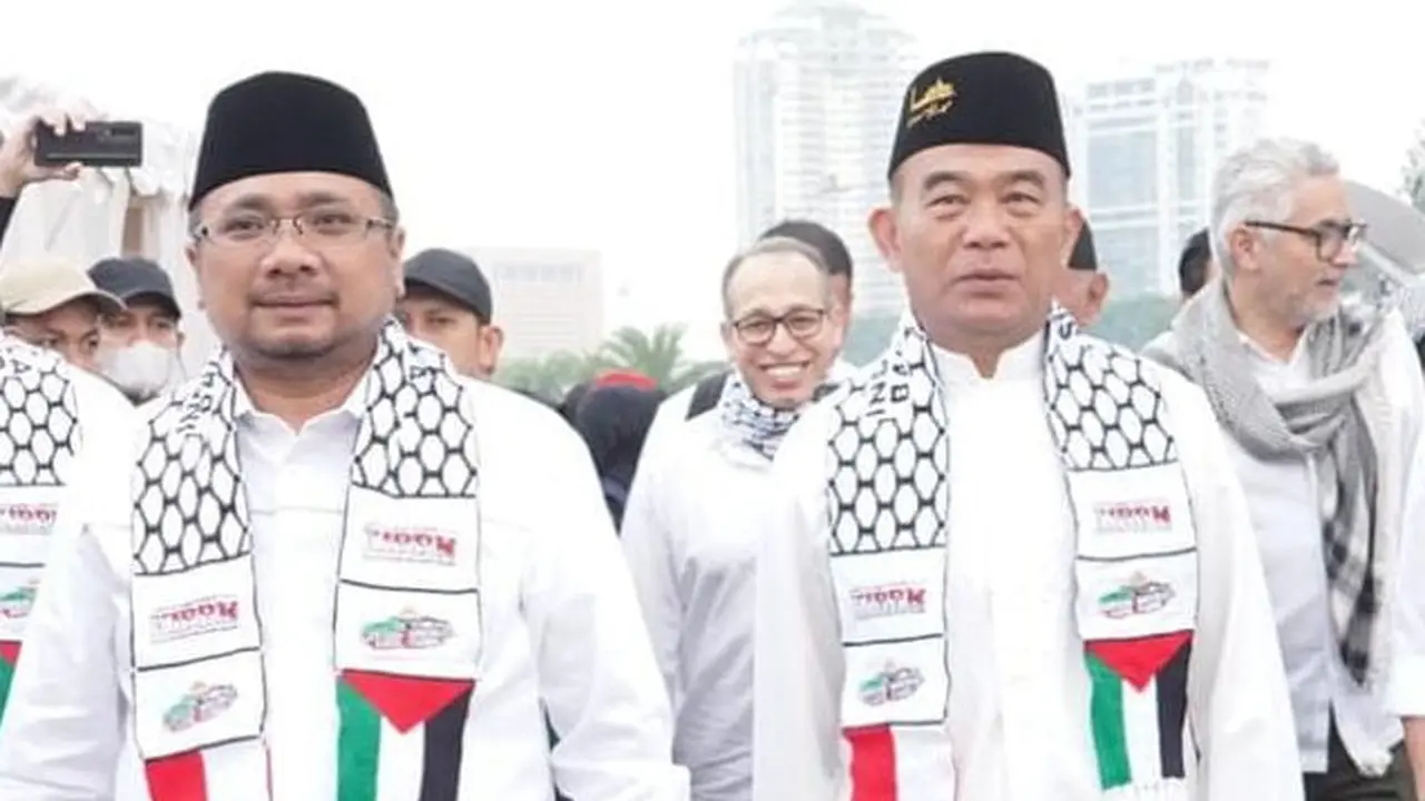 Menag Yaqut Cholil Qoumas mengikuti aksi bela Palestina di Monas